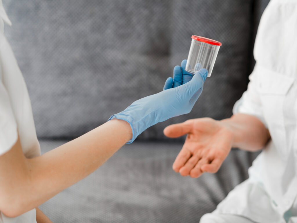 O jakich chorobach może informować wynik badania moczu Twojego pupila?